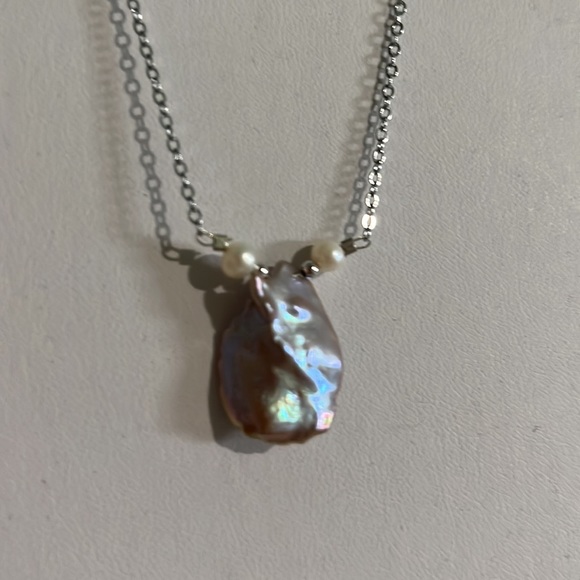 Lilac Pearl Costume Necklace and Earrings Set - Picture 2 of 3